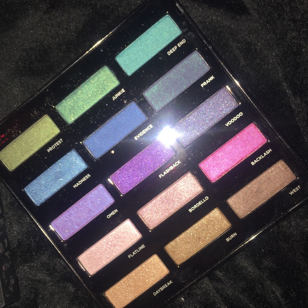 Urban Decay🔮 discontinued palette - Picture 1 of 4